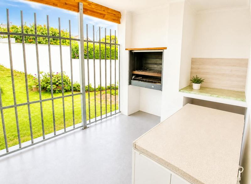 3 Bedroom Property for Sale in Fraaiuitsig Western Cape